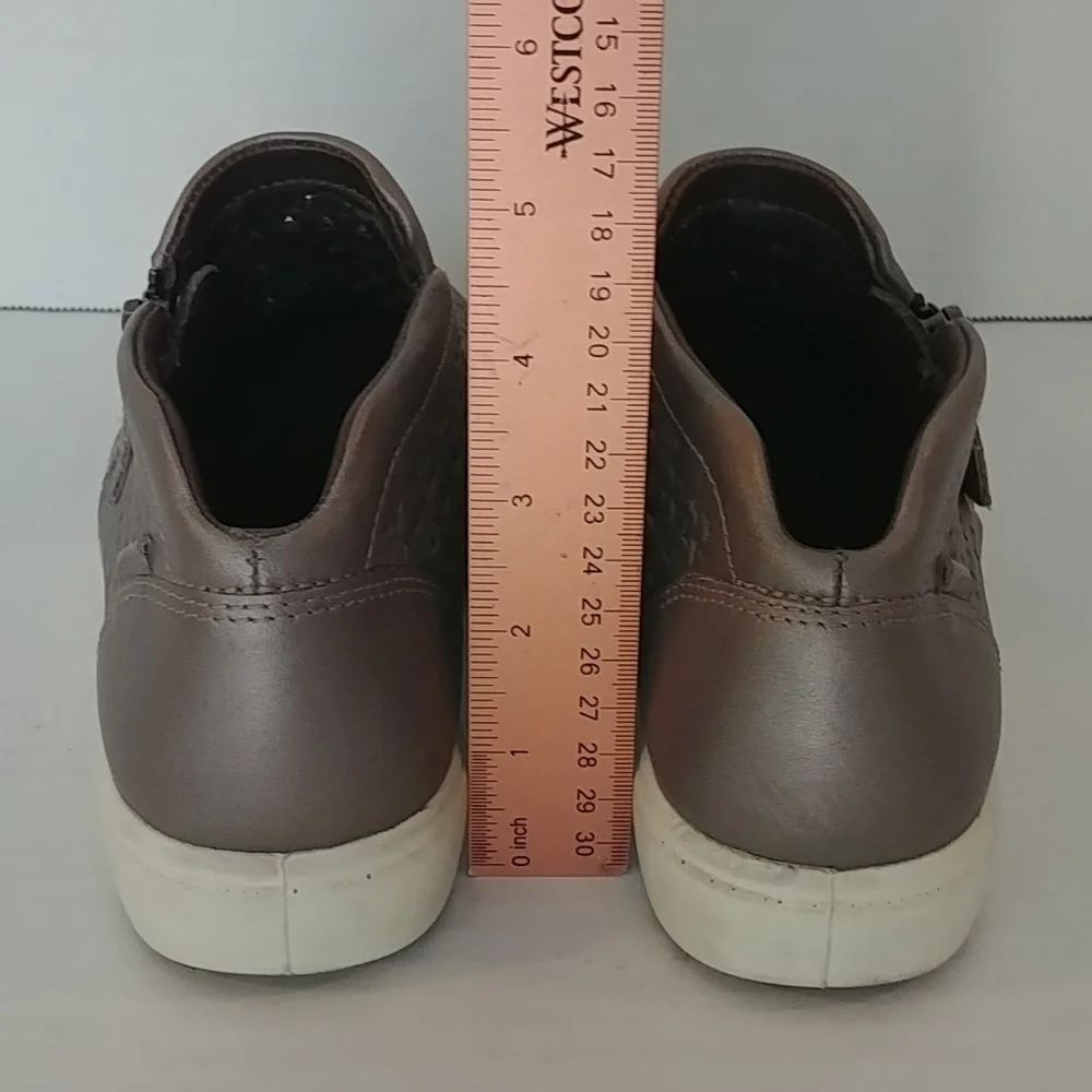 Ecco Bootie Size 5 Laser‎ Cut Sneaker Stone Metallic Leather Sneaker